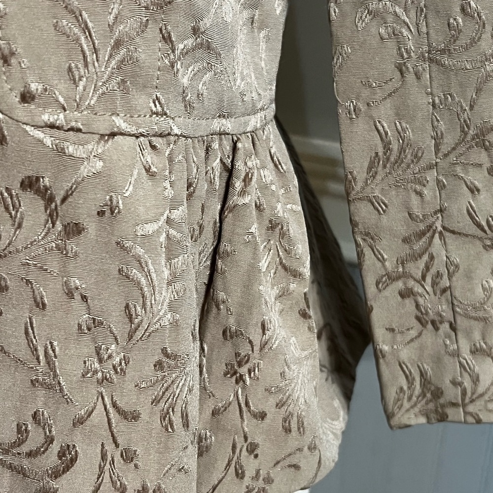 Beautiful SILK Land-Women’s Jacket - Picture 4 of 8